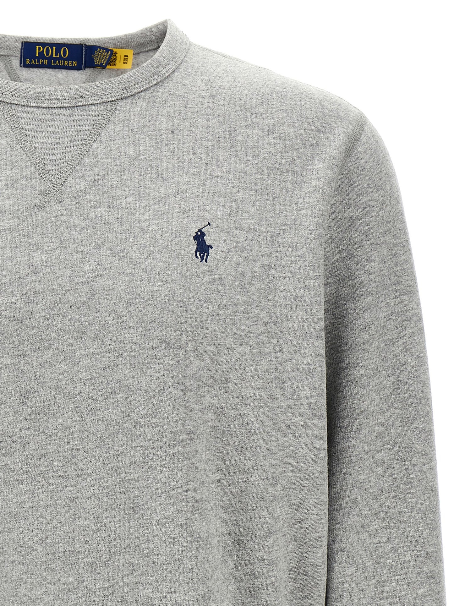 Sweatshirt by Polo Ralph Lauren for men in cotton polyester gray features an magnificent silhouette, showcasing a sophisticated crew neckline and detail for a truly magnificent finish.