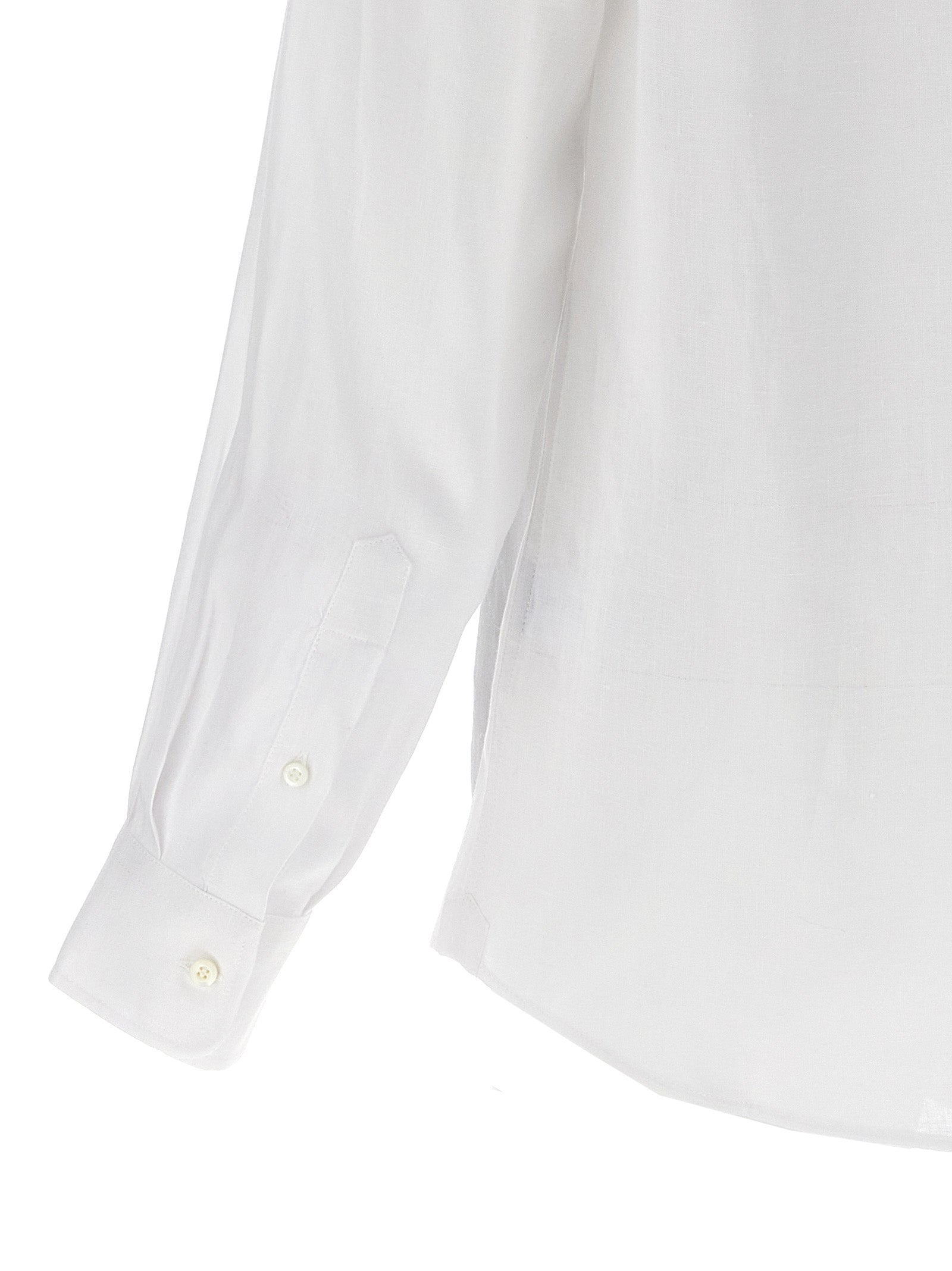 Shirt by Brunello Cucinelli for men in linen white showcases a sublime silhouette, artfully detailed with a sublime and for a sophisticated, sublime finish.