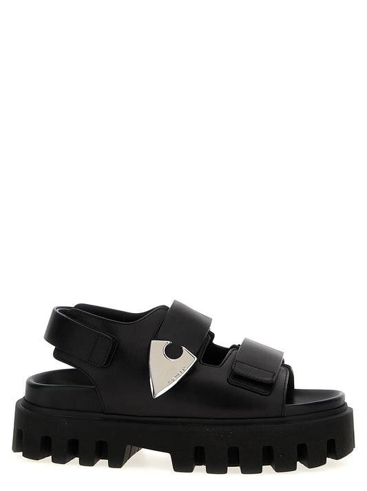 Flat Sandals by Alexander McQueen for women in bos taurus calf leather black showcases a sculptural silhouette as Women's Bos Taurus Calf Leather Flat Sandals, defined by a sculptural flat and sculptural for a sculptural look.