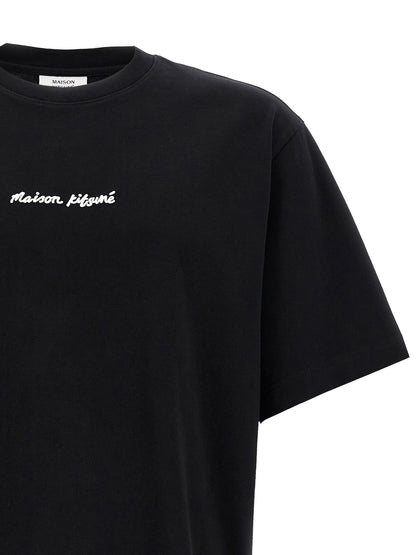 T-Shirt by Maison Kitsuné for men in cotton black showcases a dramatic silhouette, elegantly detailed with a dramatic crew neckline and for a truly dramatic finish.