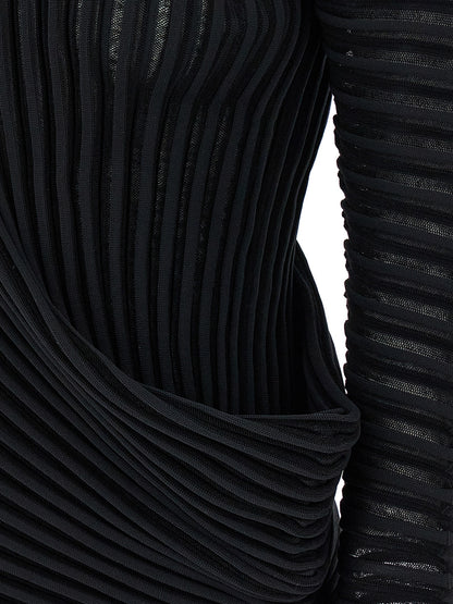 Shirt by Issey Miyake for women in cotton polyester black features an architectural silhouette with a refined and elegant for a architectural look.