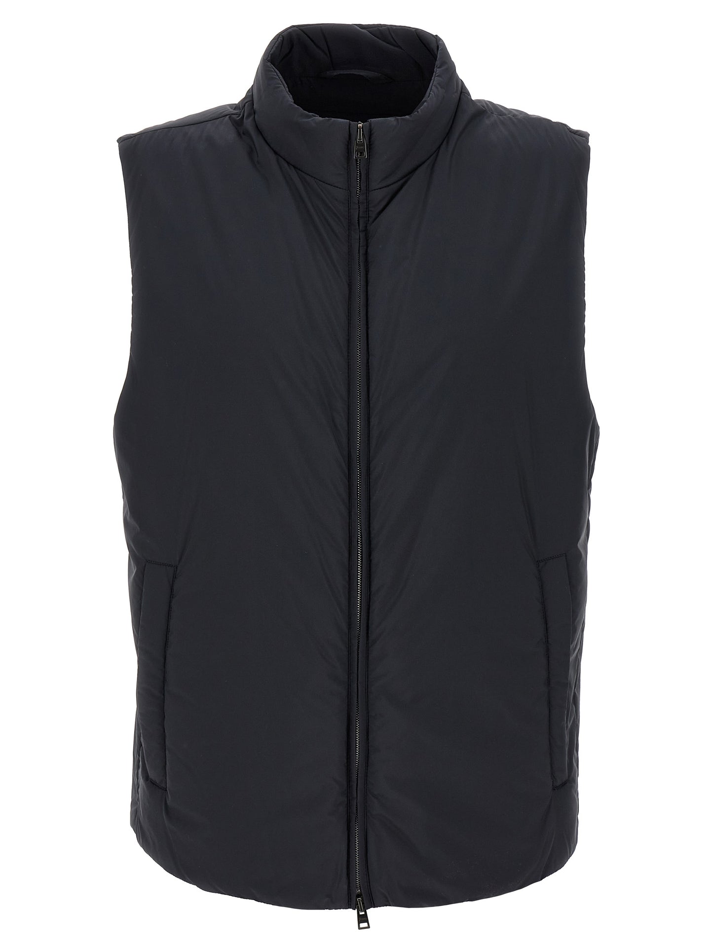 Vest by Herno for men in polyamide black showcases a utilitarian silhouette, artfully incorporating and a utilitarian high-neck neckline for a truly utilitarian finish.