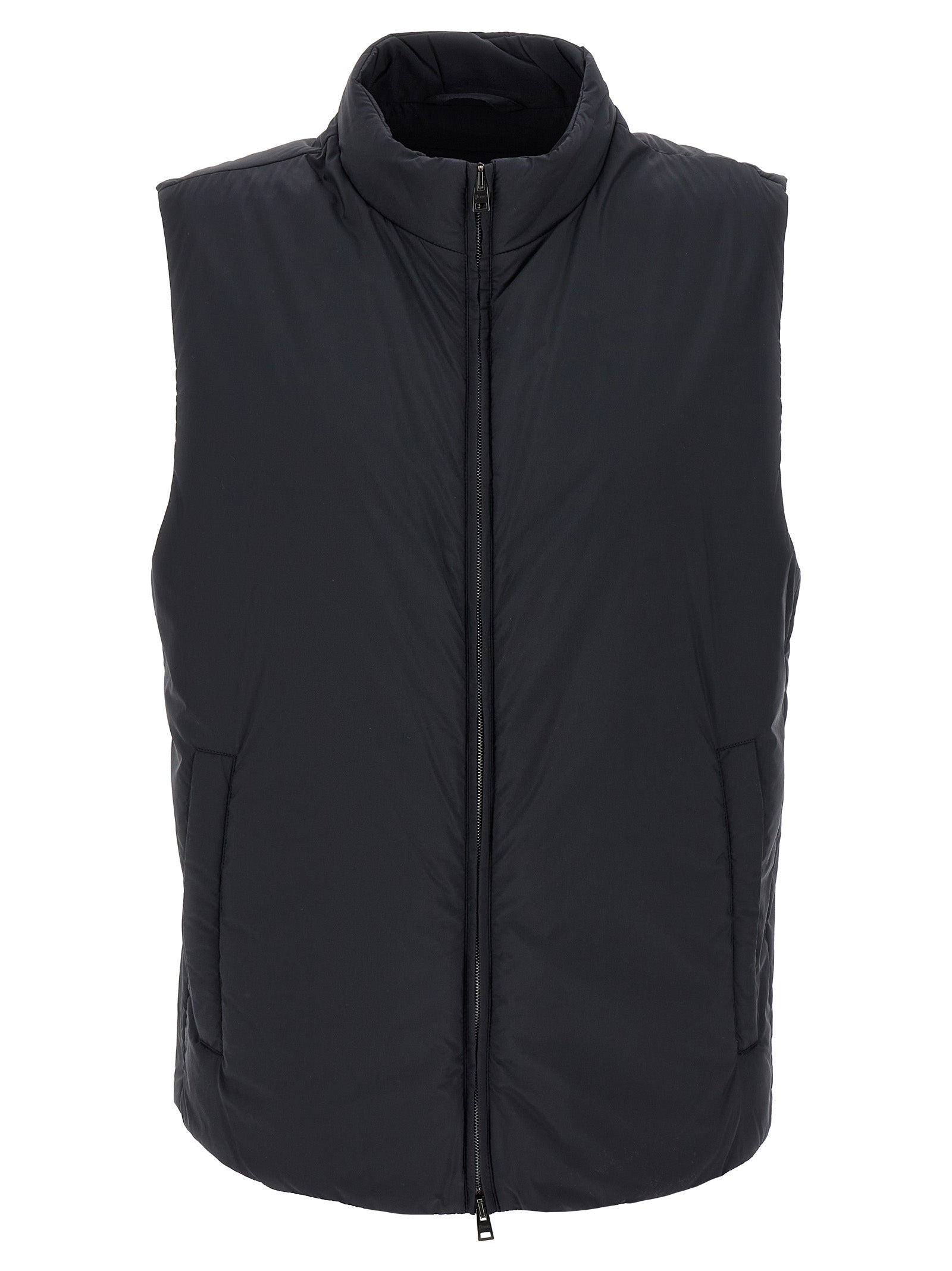 Vest by Herno for men in polyamide black showcases a utilitarian silhouette, artfully incorporating and a utilitarian high-neck neckline for a truly utilitarian finish.