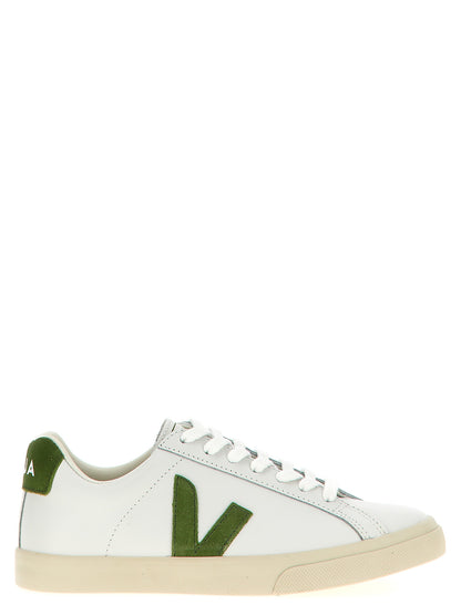 Sneakers by Veja for women in calfskin leather bicolour & green features an fashionable silhouette, showcasing the premium Essence Women's Low Top Calfskin Leather Sneakers in a fashionable low-top style that offers a fashionable finish for refined style.