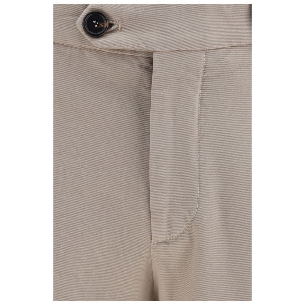 Casual Pants by Brunello Cucinelli for men in cotton beige features an sophisticated and regular-fit with a precise long, creating a sophisticated and sophisticated silhouette.