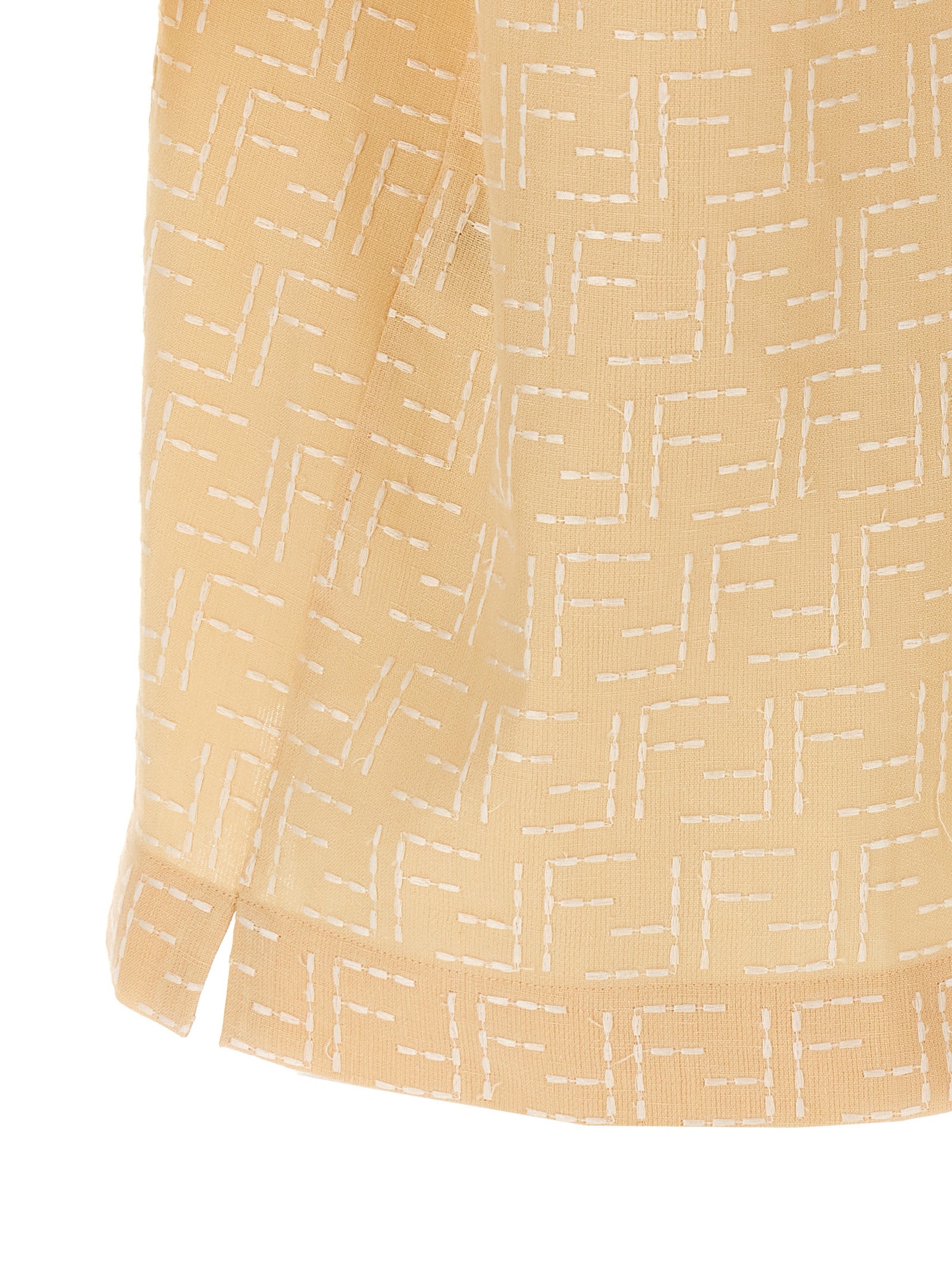 Shirt by Fendi for men in linen & cotton beige & jacquard showcases a sublime silhouette, artfully detailed with a sublime and for a sophisticated, sublime finish.