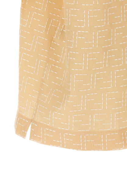 Shirt by Fendi for men in linen & cotton beige & jacquard showcases a sublime silhouette, artfully detailed with a sublime and for a sophisticated, sublime finish.