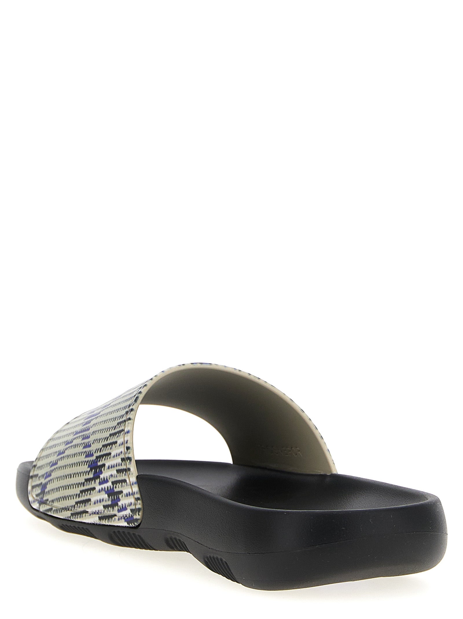 This Flat Shoes by Burberry for men in eva tu & polyurethane multicolor features an exquisite silhouette from the Men's EVA TU & Polyurethane Flat Shoes collection, defined by a sophisticated flat and elegant .