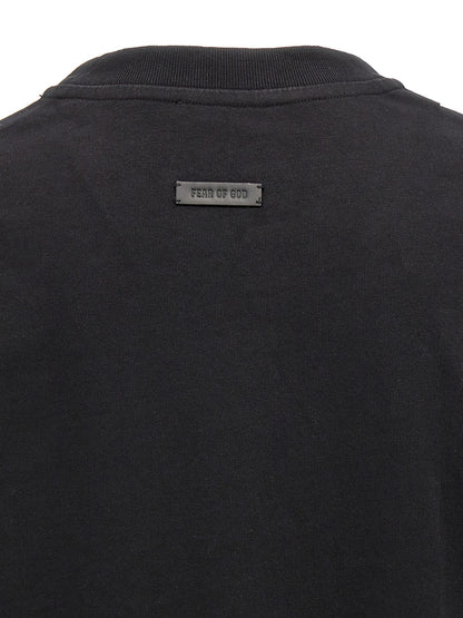 T-Shirt by Fear Of God for men in leather & cotton black features an edgy silhouette, meticulously detailed with a sophisticated and for a truly edgy finish.