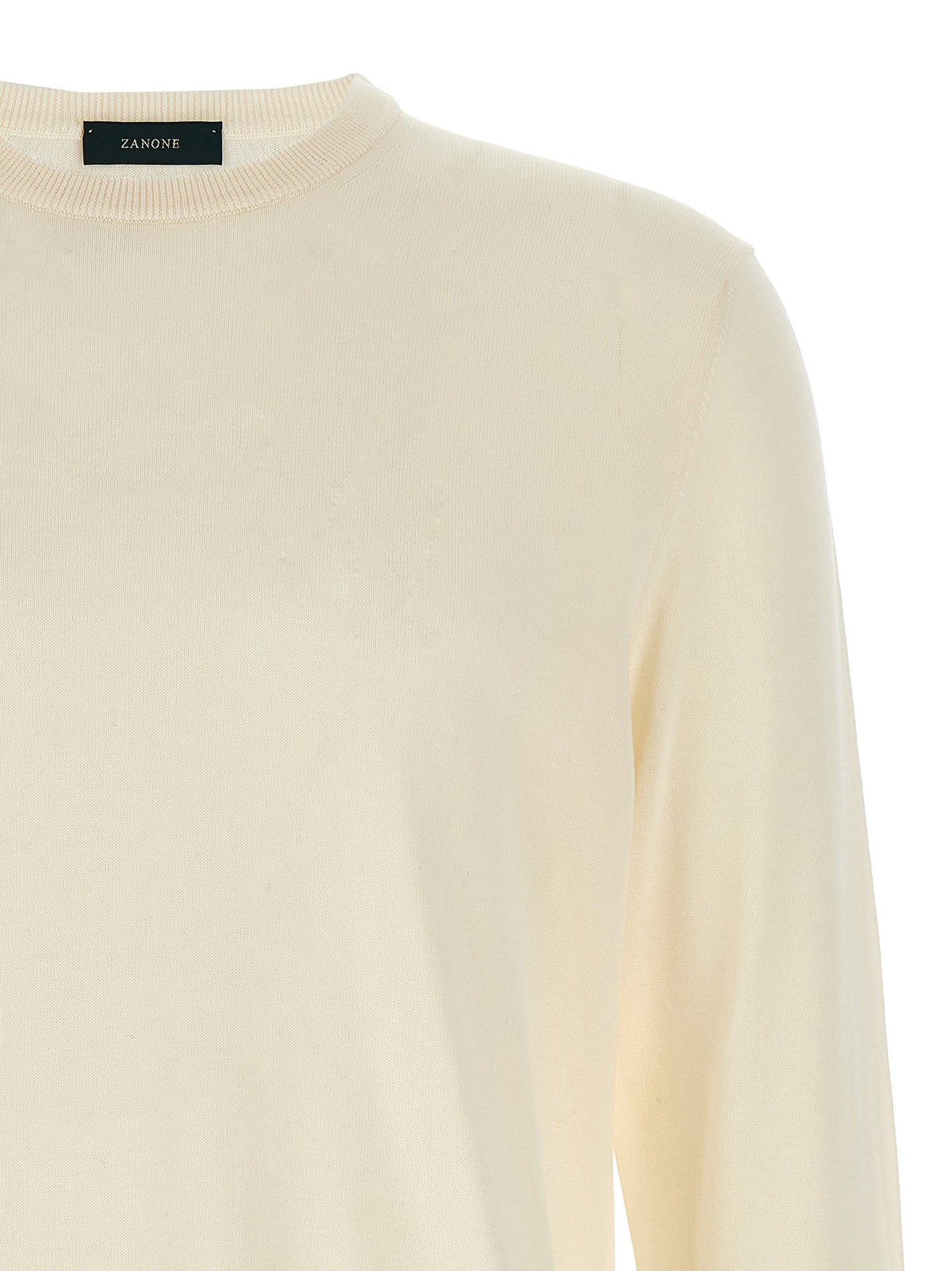 Cardigan by ZANONE for men in cotton white showcases a luxurious silhouette, meticulously detailed with a sophisticated round crew neckline and for a refined finish.