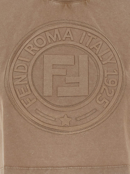 T-Shirt by Fendi for women in cotton brown showcases a unassuming silhouette, artfully detailed with a refined and unassuming for a sophisticated, contemporary look.
