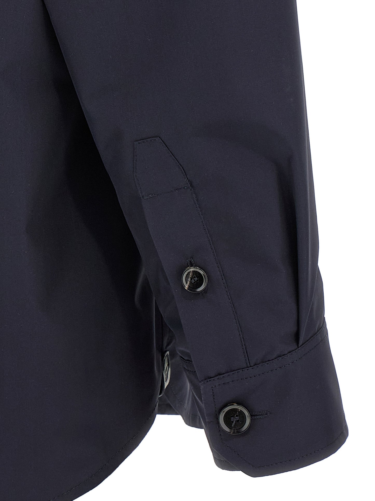 This Jacket by Brioni for men in silk blue showcases a magnificent silhouette, meticulously crafted with a distinctive and functional pockets for a magnificent finish.