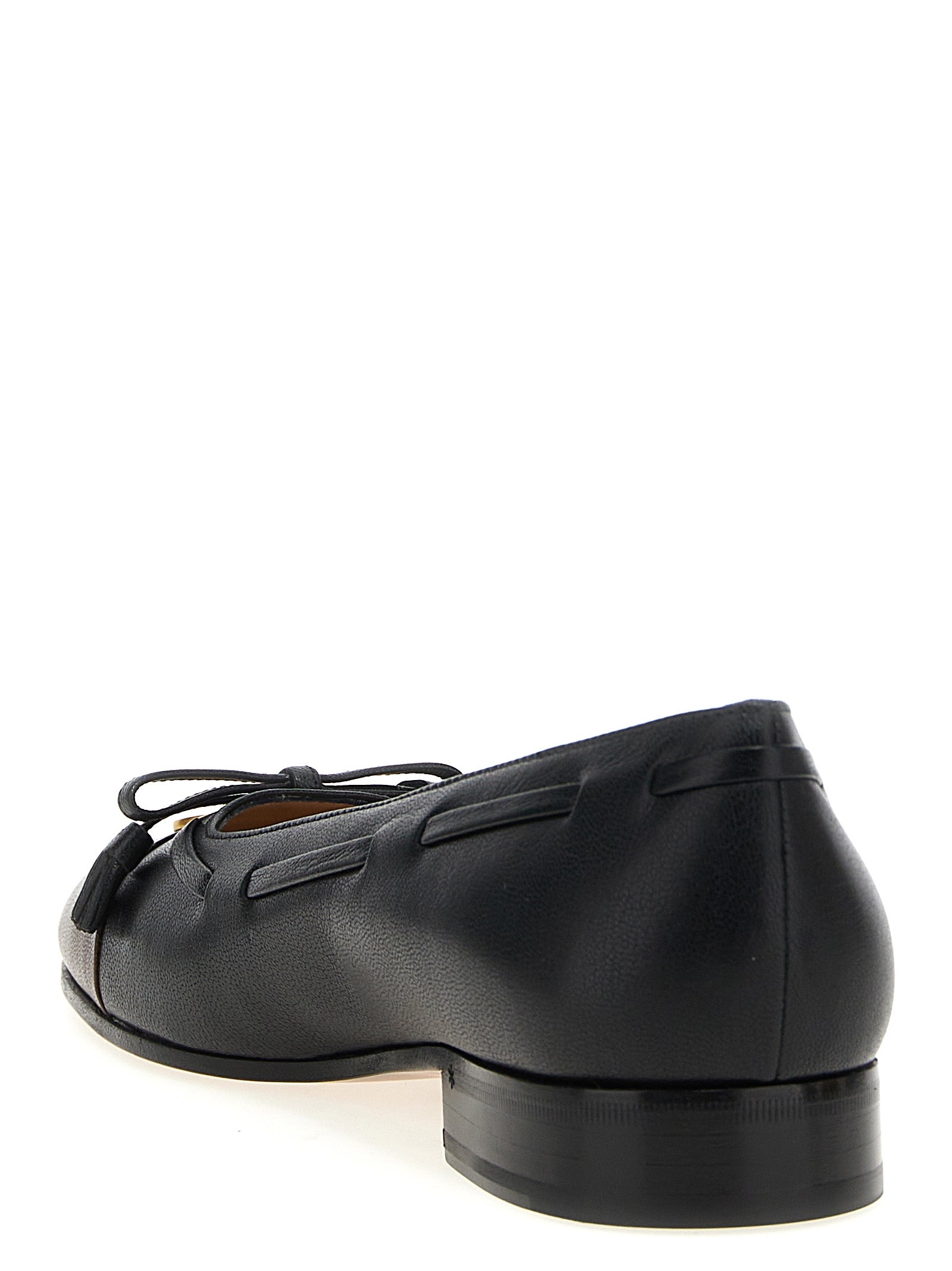 This Flat Ballet Shoes by Valentino Garavani for men in bos taurus calfskin leather multicolor & signature features an exquisite silhouette from the V Logo Men's Bos Taurus Calfskin Leather Flat Ballet Shoes collection, defined by a sophisticated flat and elegant square toe style.