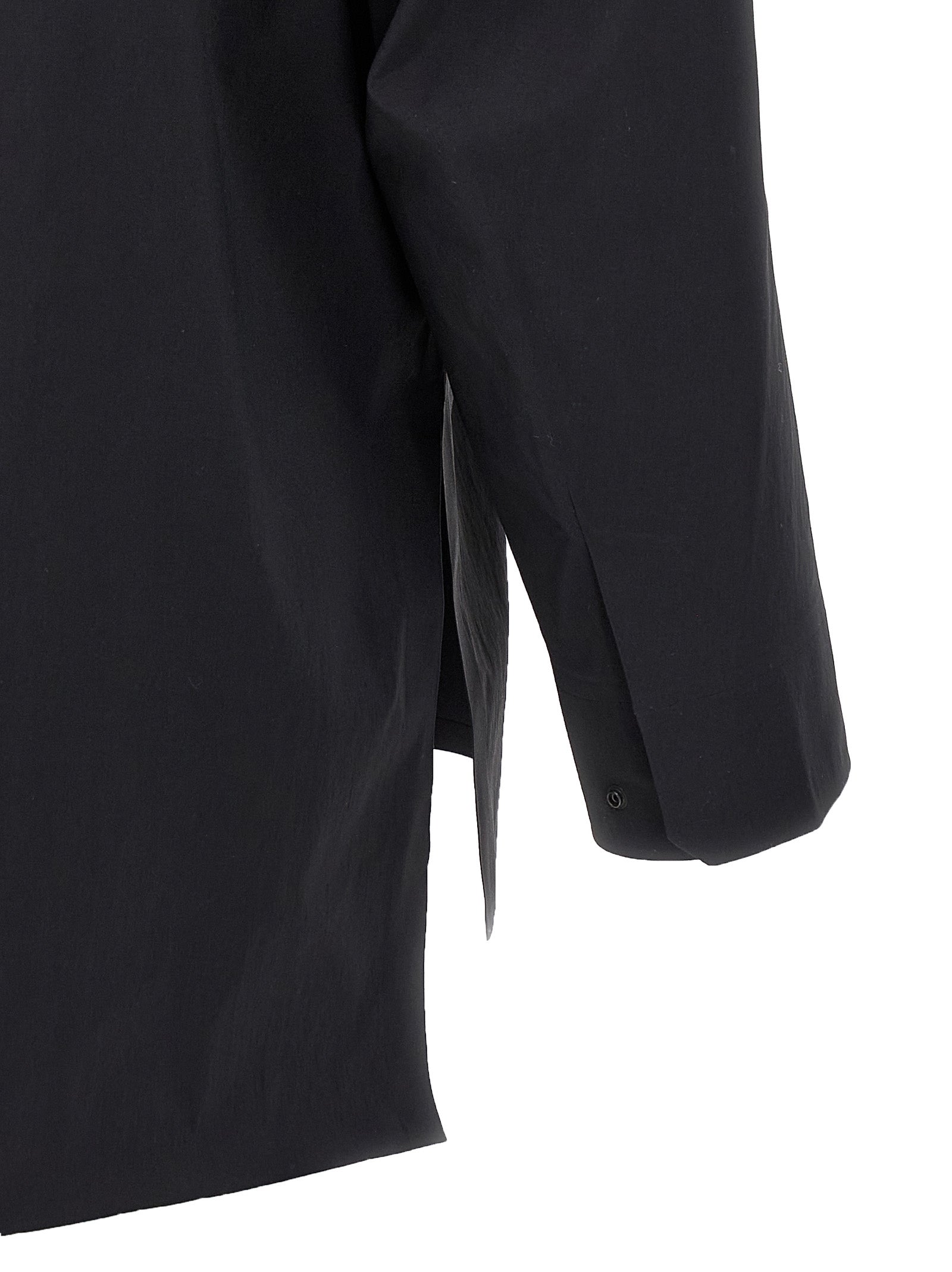 Blouse by Arc'teryx Veilance for women in stretch nylon black showcases a sharp silhouette, elegantly detailed with a sharp and sharp .