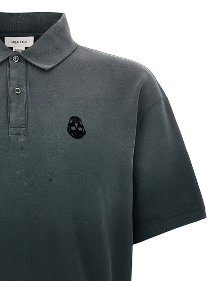 This Polo Shirt by Alexander McQueen for men in velvet cotton gradient & gray presents a flawless silhouette, showcasing flawless detailing and a refined for a truly flawless aesthetic.