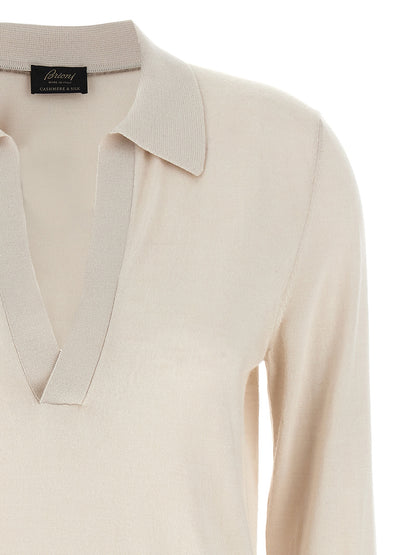 Polo Shirt by Brioni for women in cashmere silk beige showcases a enviable silhouette, featuring a refined v-neck neckline and for a enviable finish.