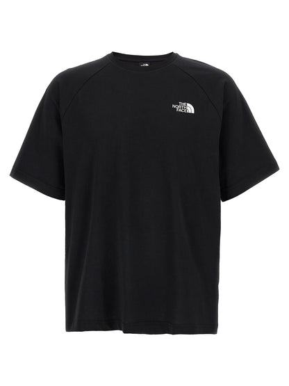 T-Shirt by The North Face for men in cotton black & print features an edgy silhouette, meticulously detailed with a sophisticated short-sleeve and crew neckline for a truly edgy finish.