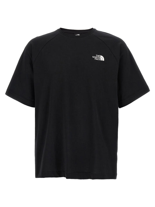 T-Shirt by The North Face for men in cotton black & print features an edgy silhouette, meticulously detailed with a sophisticated short-sleeve and crew neckline for a truly edgy finish.