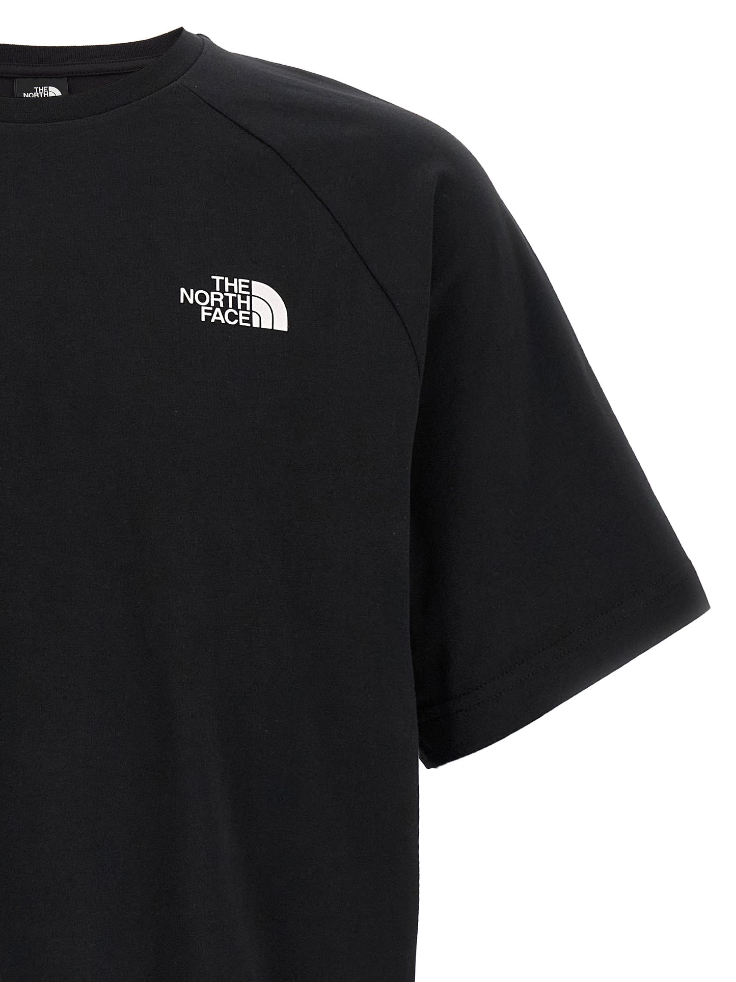 T-Shirt by The North Face for men in cotton black & print features a plush silhouette, showcasing a sophisticated crew neckline and for a truly plush finish.