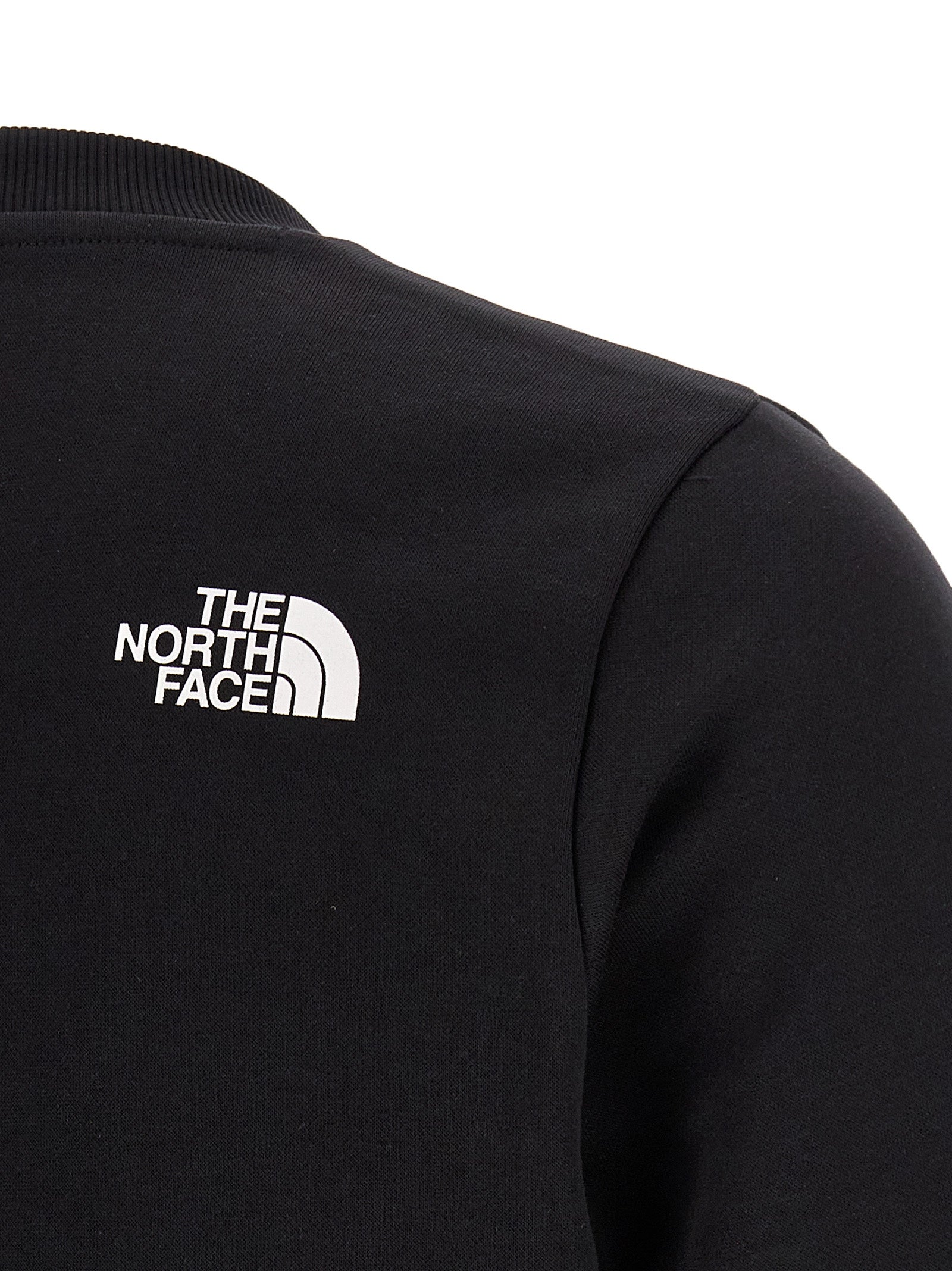 Sweatshirt by The North Face for men in cotton polyester bicolour, black & white features an enviable silhouette, showcasing a premium and refined for a truly enviable finish.