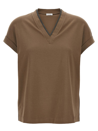 T-Shirt by Brunello Cucinelli for women in stretch cotton brown features an edgy silhouette, meticulously detailed with a sophisticated short-sleeve and v-neck neckline for a truly edgy finish.