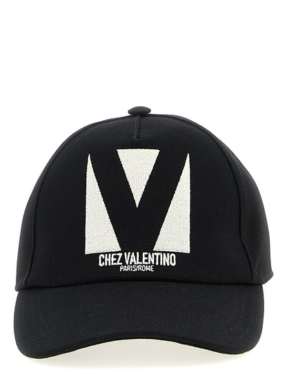 Baseball Cap by Valentino Garavani for men in cotton black presents a tailored silhouette, perfectly capturing the essence of Cotton Baseball Cap with its tailored finish and superior craftsmanship.