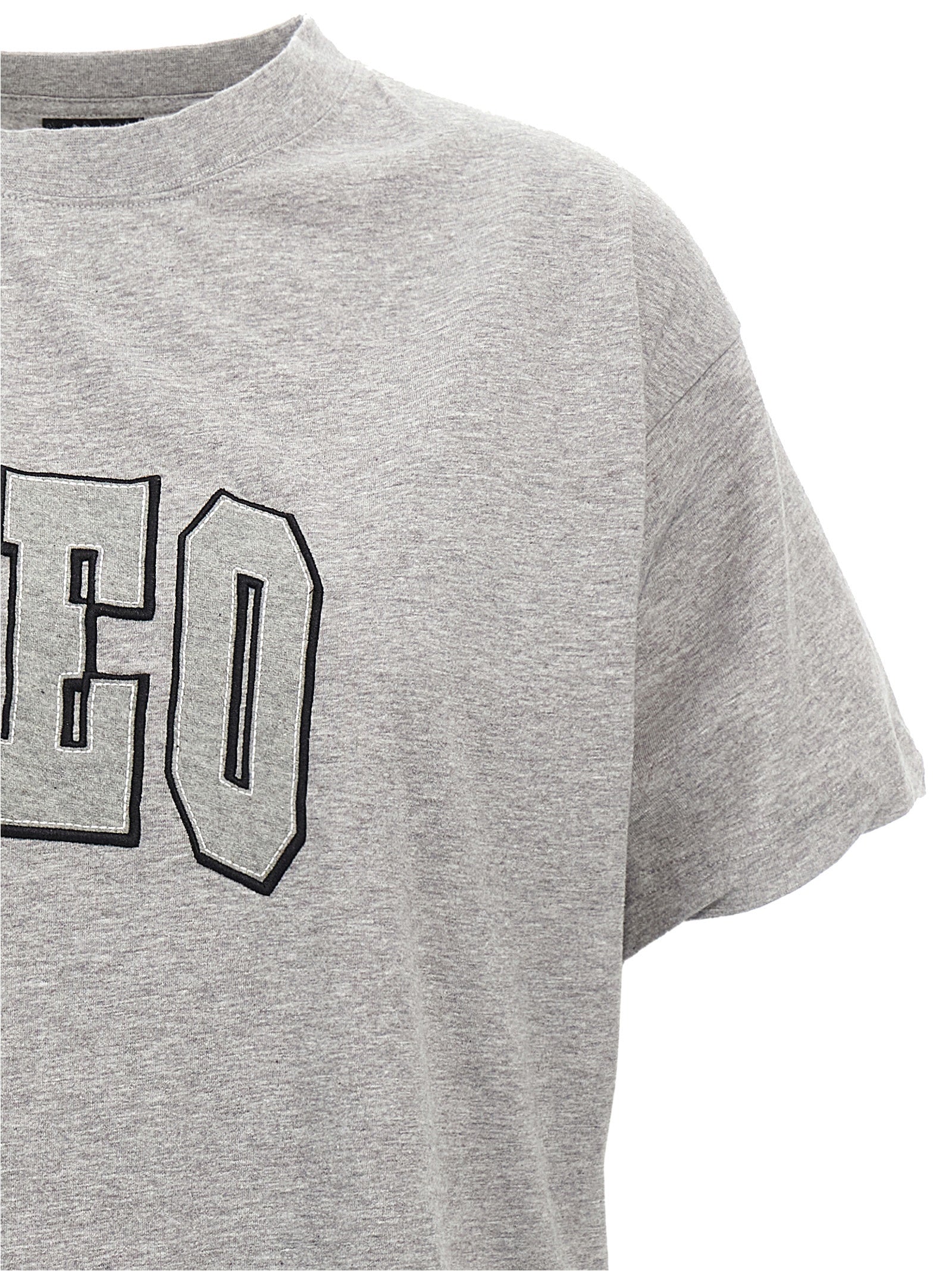 T-Shirt by Balenciaga for women in cotton gray showcases a chic silhouette, artfully detailed with a chic crew neckline and for a chic finish.