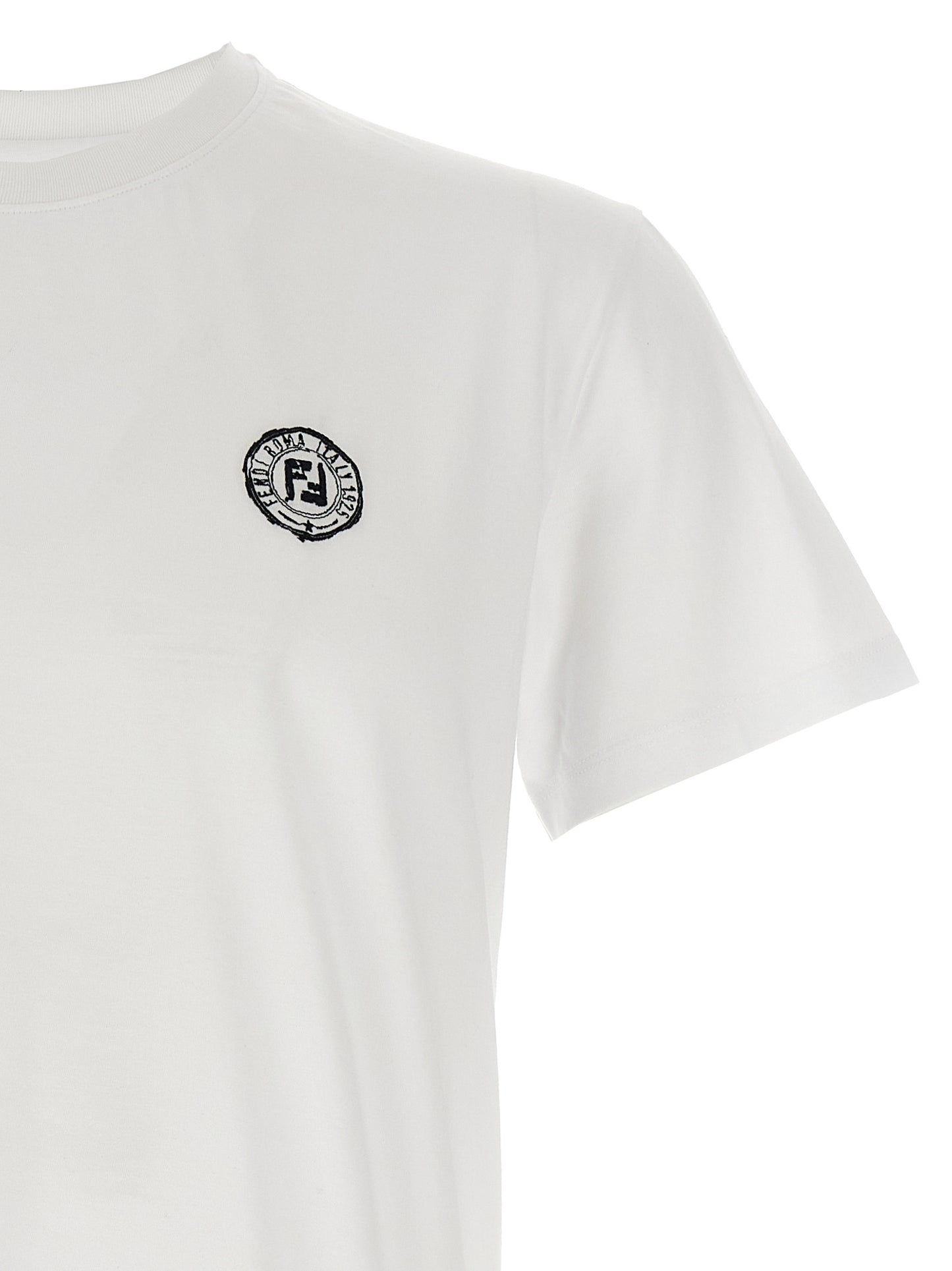 T-Shirt by Fendi for men in cotton canvas white features an edgy silhouette, meticulously detailed with a sophisticated and crew neckline for a truly edgy finish.