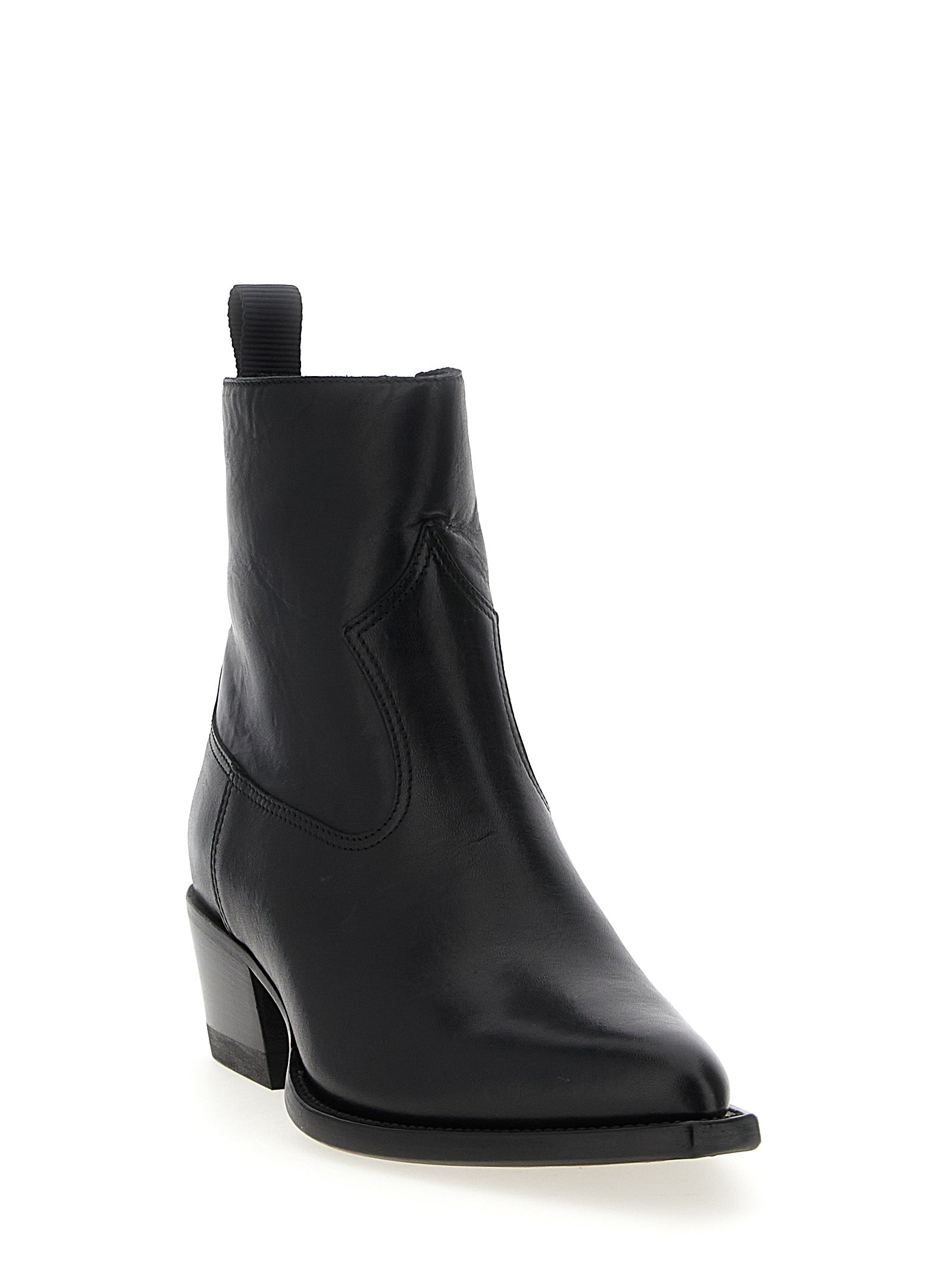 Ankle Chelsea Boots by Golden Goose for women in cowhide leather black features an avant-garde Women's Cowhide Leather Ankle Chelsea Boots silhouette, defined by a sophisticated and a avant-garde .