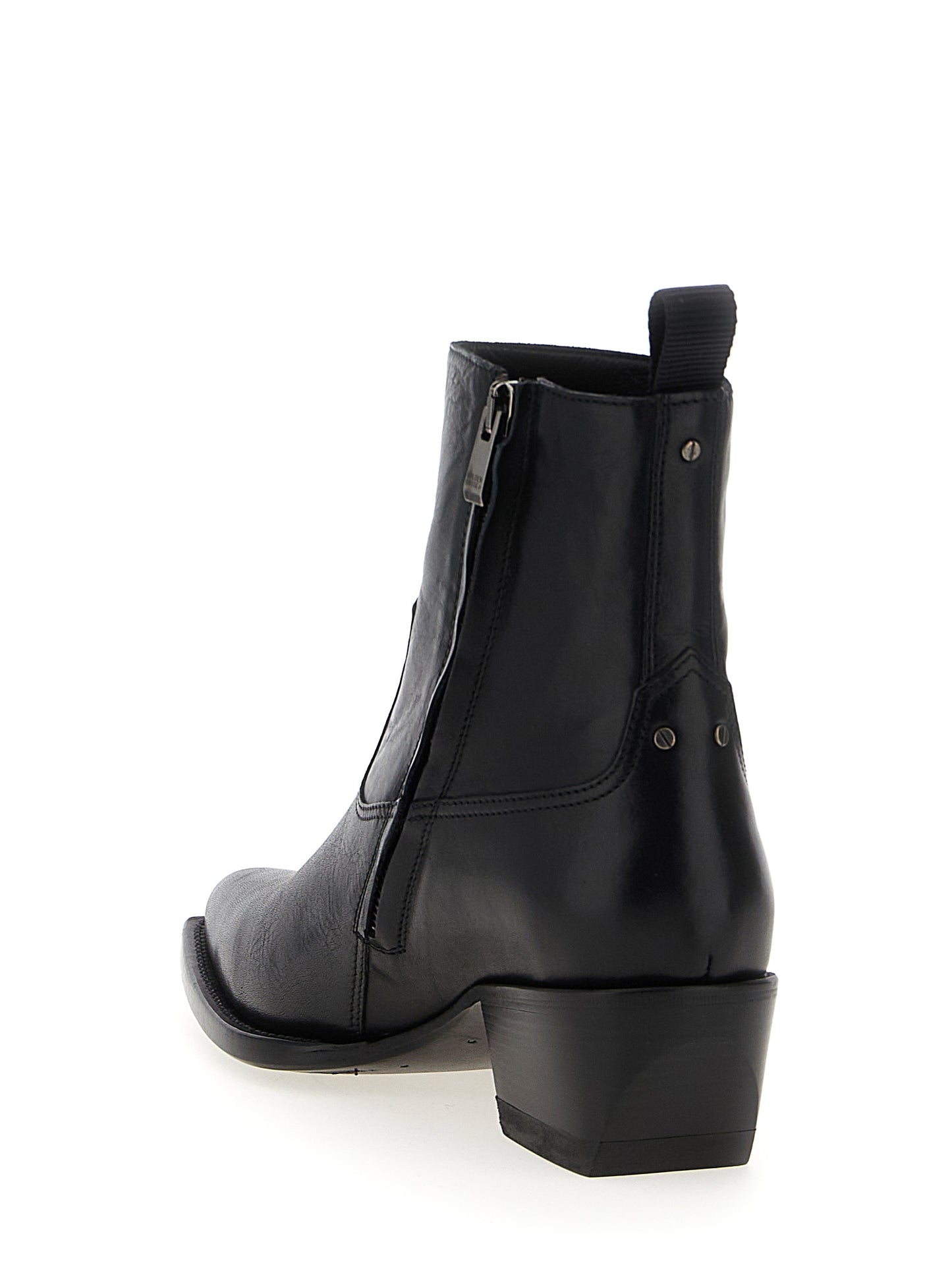 Ankle Chelsea Boots by Golden Goose for women in cowhide leather black features an effortless chic silhouette from the Women's Cowhide Leather Ankle Chelsea Boots collection, showcasing a effortless chic and refined for an effortless chic look.