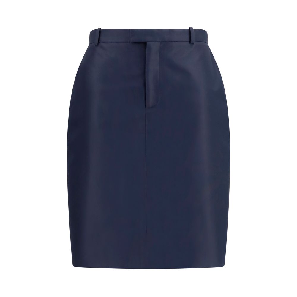 Skirt by Gucci for women in silk blue & pink features a contoured silhouette from the Women's Silk Skirt collection, characterized by its contoured for a contoured finish.