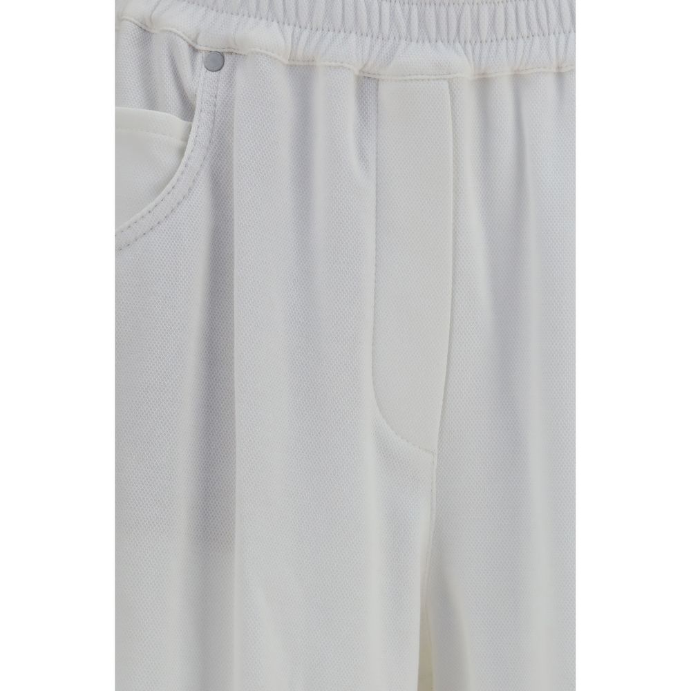 Short Trousers by Brunello Cucinelli for women in cotton white showcases an effortlessly refined silhouette, meticulously detailed with a effortlessly refined regular-fit, a effortlessly refined , and a short for a refined finish.