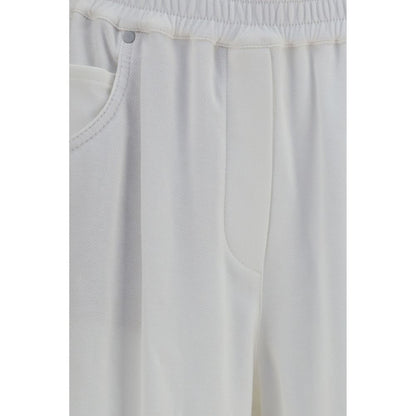 Short Trousers by Brunello Cucinelli for women in cotton white showcases an effortlessly refined silhouette, meticulously detailed with a effortlessly refined regular-fit, a effortlessly refined , and a short for a refined finish.