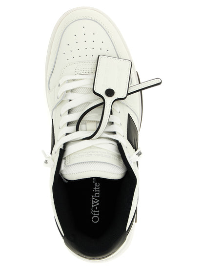 Sneakers by Off-White for men in polyester rubber leather bicolour, black, white & signature features an fashionable silhouette, showcasing the premium Men's Fashion Polyester Rubber Leather Sneakers in a fashionable fashion style that offers a fashionable finish for refined style.