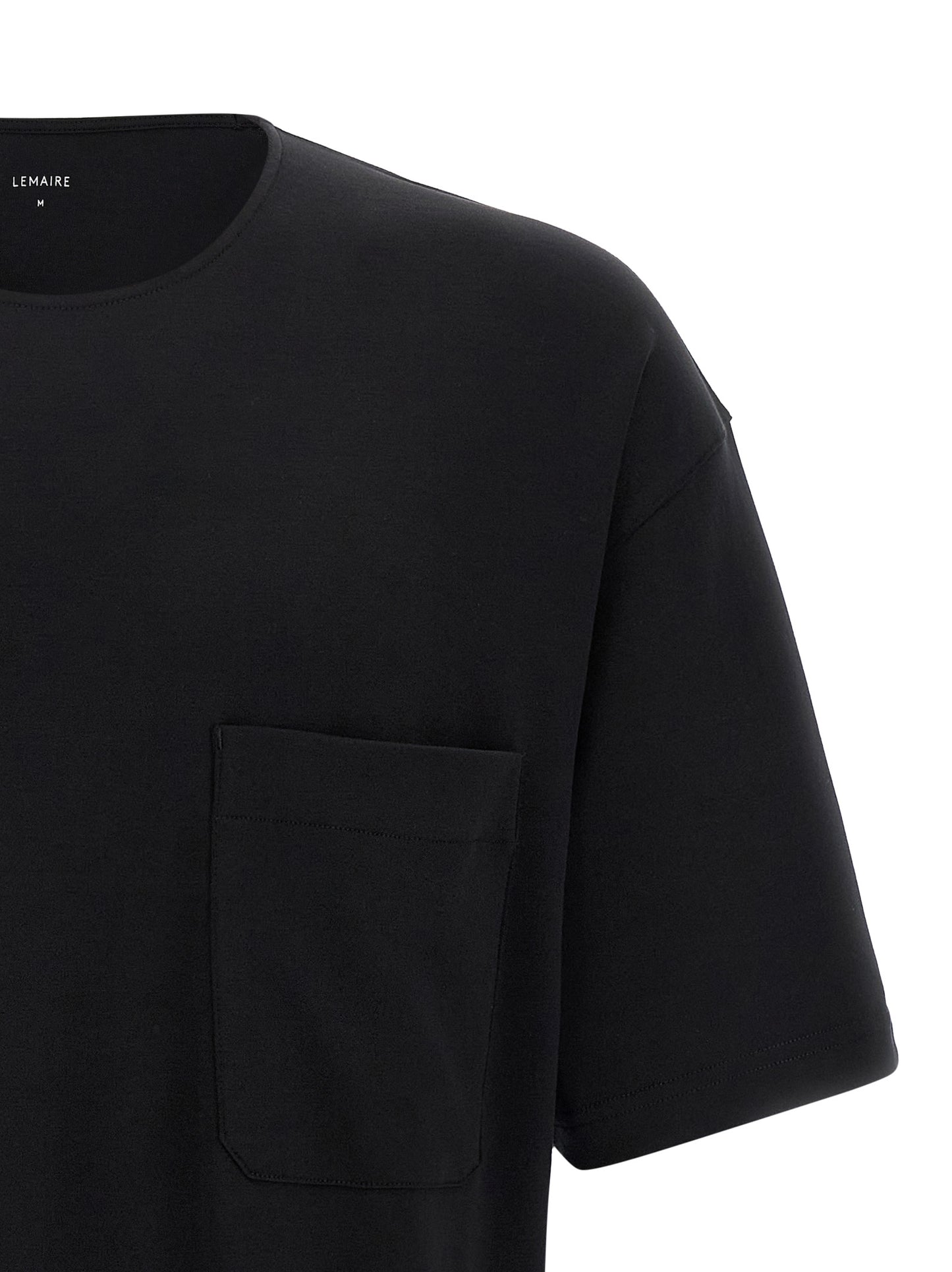 T-Shirt by Lemaire for men in cotton & silk black features an on trend silhouette, perfectly showcasing a on trend and for an elevated aesthetic.