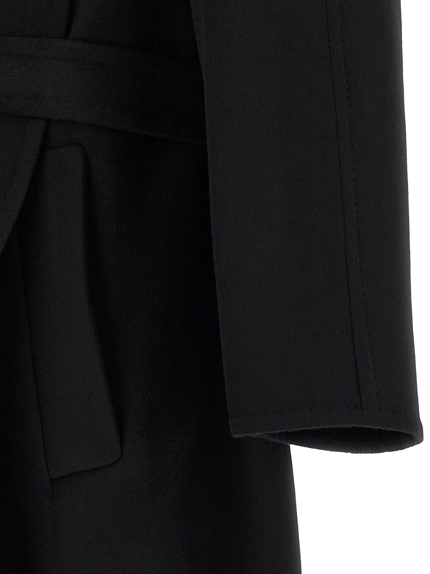 Overcoat by Tom Ford for men in cashmere virgin wool black presents a luxurious silhouette, showcasing a luxurious and sophisticated pockets for a premium, luxurious look.