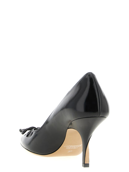 High-Heel Pumps Heels by Jacquemus for women in cowhide leather black features an effortlessly chic silhouette from the Women's Cowhide Leather High-Heel Pumps Heels collection, showcasing a high-heel and effortlessly chic pointed toe style for a effortlessly chic look.