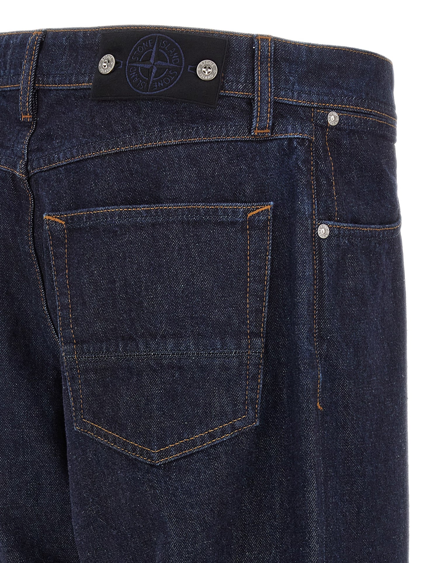Jeans by Stone Island for men in organic cotton denim blue & indigo features an sophisticated and straight-leg with a precise long, creating a sophisticated and sophisticated silhouette.