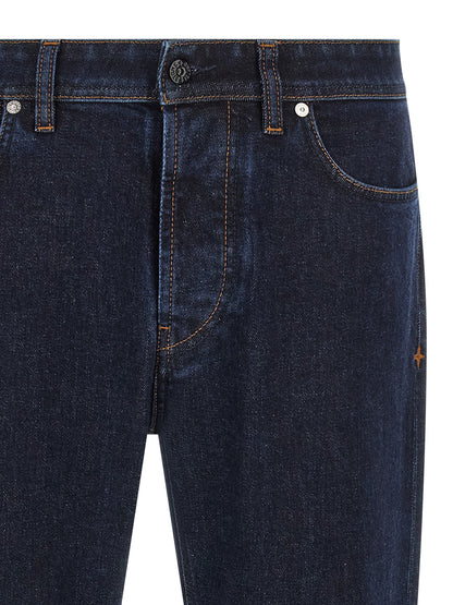 Jeans by Stone Island for men in stretch organic cotton denim blue, indigo & signature features a refined silhouette with a refined straight-leg, defined by a and a refined long for a refined finish.
