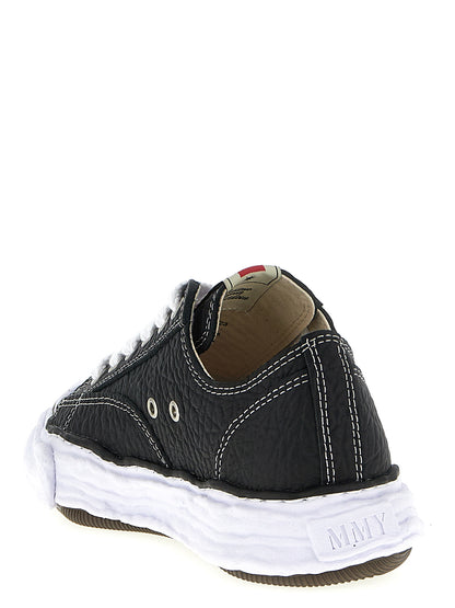 Sneakers by Maison Mihara Yasuhiro for men in cowhide leather bicolour, black & white presents a sumptuous silhouette, artfully capturing the essence of the Men's Fashion Cowhide Leather Sneakers with its sumptuous fashion style design.