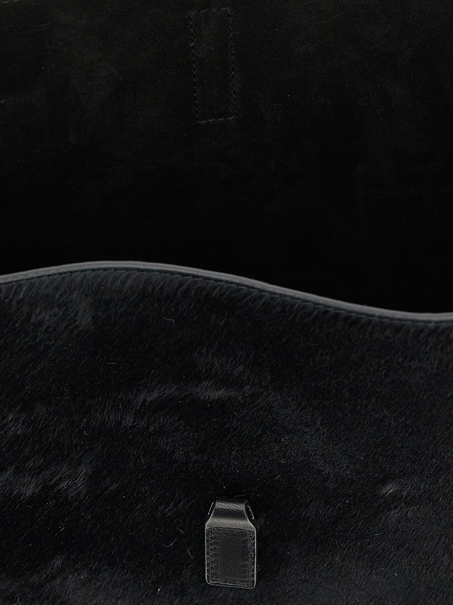 Small Shoulder Bag by Saint Laurent for women in suede calfskin leather black features an effortlessly chic silhouette with a secure , ample , and versatile shoulder-strap, adjustable-strap & handle for effortlessly chic everyday luxury.