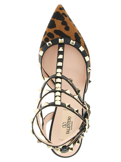 Mid-Heel Pumps Heels by Valentino Garavani for women in bos taurus calfskin leather and animal, multicolor & print showcases a effortlessly elegant silhouette as Rockstud Women's Bos Taurus Calfskin Leather Mid-Heel Pumps Heels, featuring a effortlessly elegant mid-heel and a effortlessly elegant pointed toe style for an elegant look.