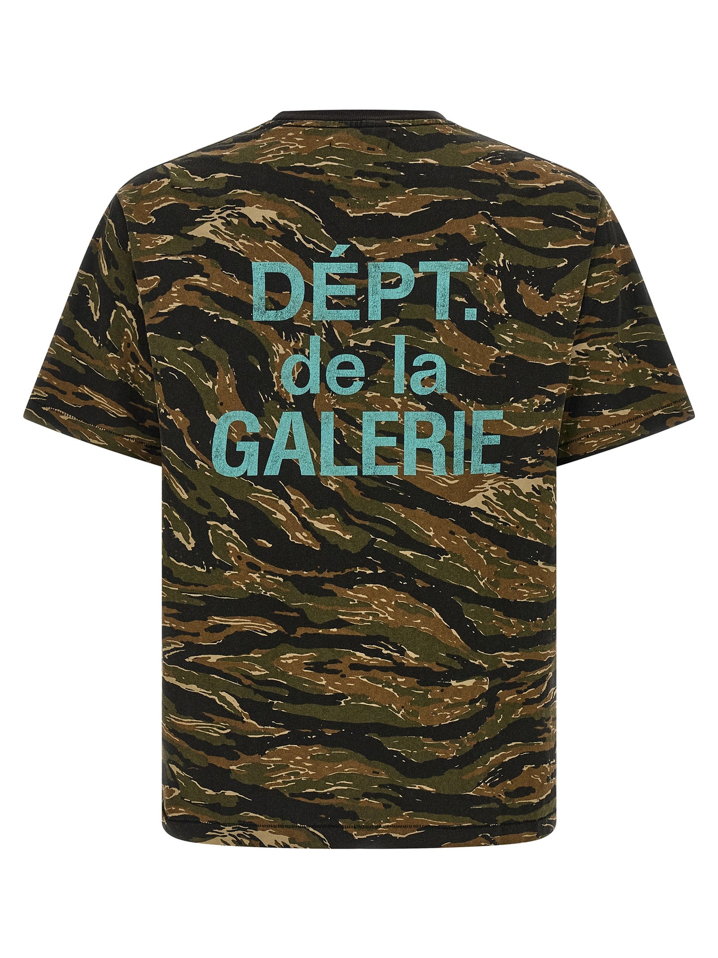 T-Shirt by GALLERY DEPT. for men in cotton bicolour, green, patterned, camouflage & print features an on trend silhouette, perfectly showcasing a on trend and crew neckline for an elevated aesthetic.