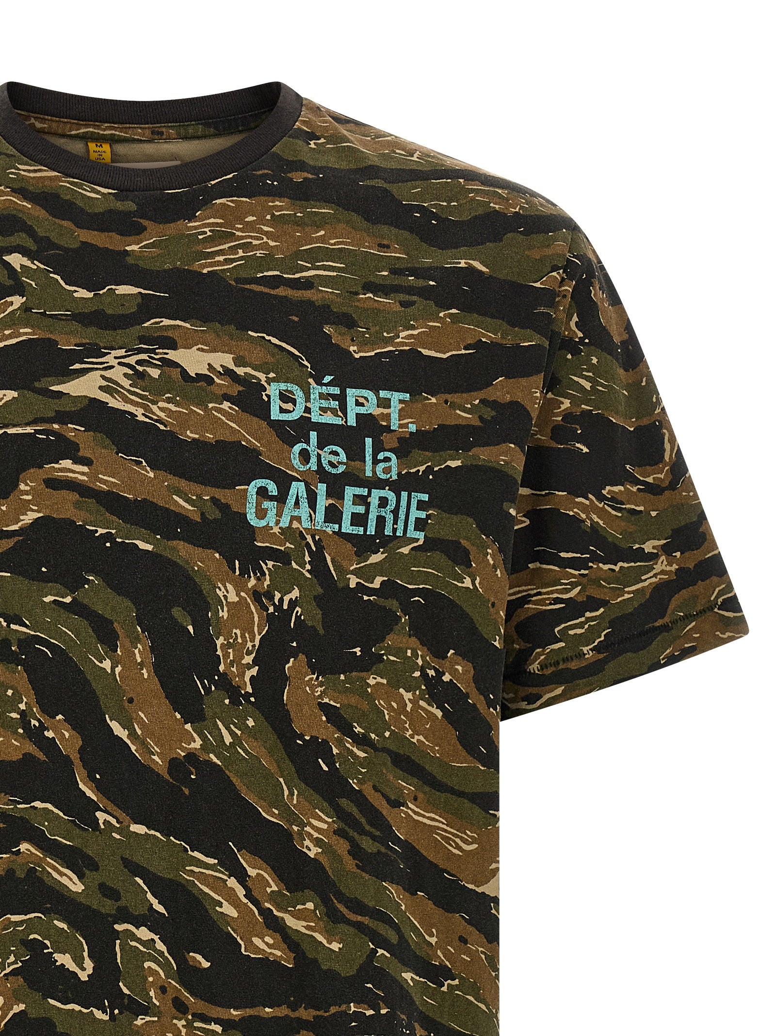 T-Shirt by GALLERY DEPT. for men in cotton bicolour, green, patterned, camouflage & print showcases a fashionable silhouette, elegantly detailed with a fashionable and crew neckline for a sophisticated, high-fashion look.