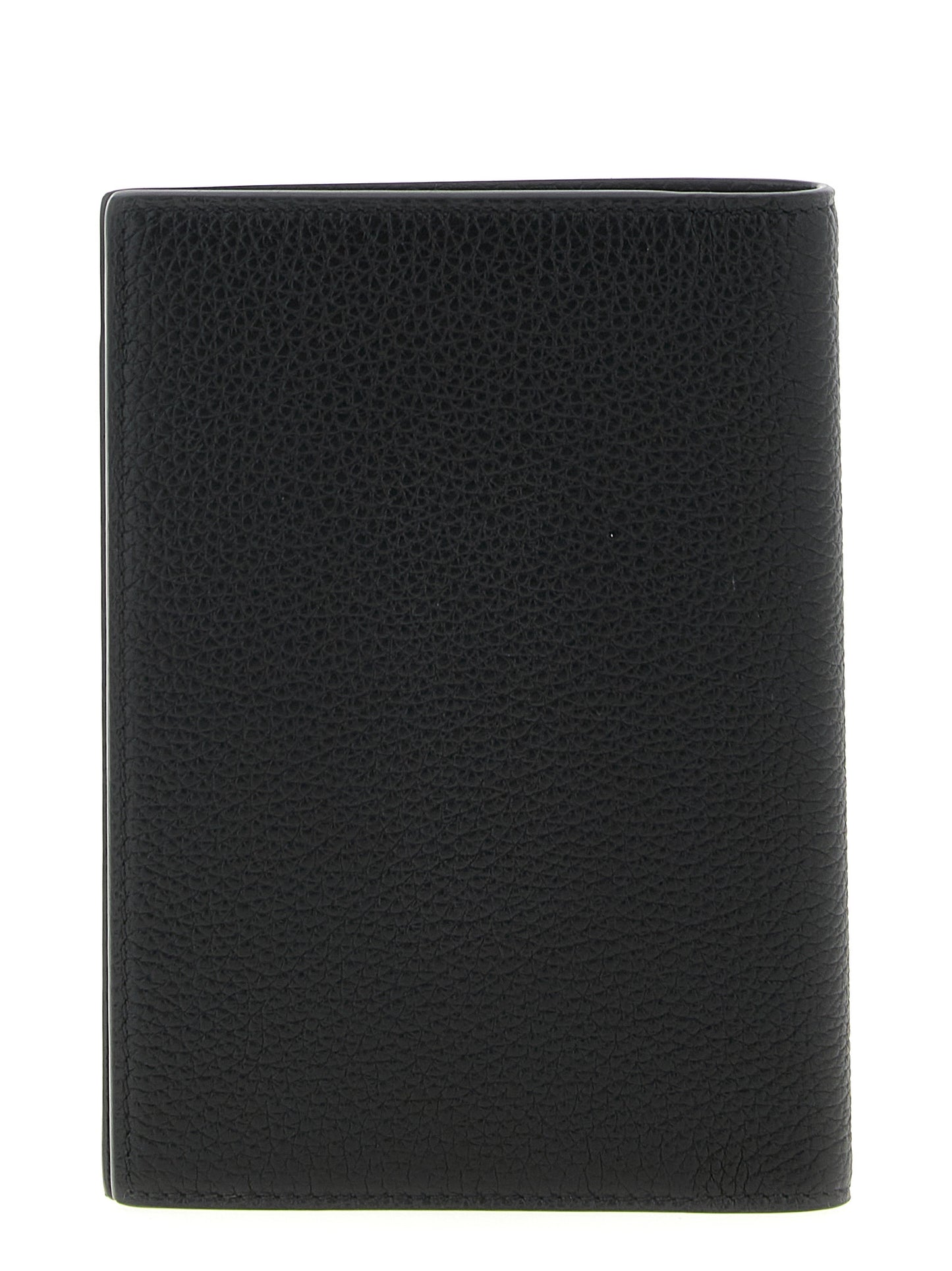 Cardholder Wallet by Tom Ford for men in calfskin leather black & print showcases a enchanting silhouette, artfully detailed with the signature style of the Calfskin Leather Cardholder Wallet and functional card-organization compact-design.