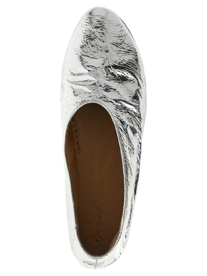 Ballet Flat Shoes by Marsell for women in calfskin leather natural & silver presents a effortless chic silhouette, showcasing the Blake Women's Calfskin Leather Ballet Flat Shoes design with a effortless chic and almond toe style for a sophisticated look.