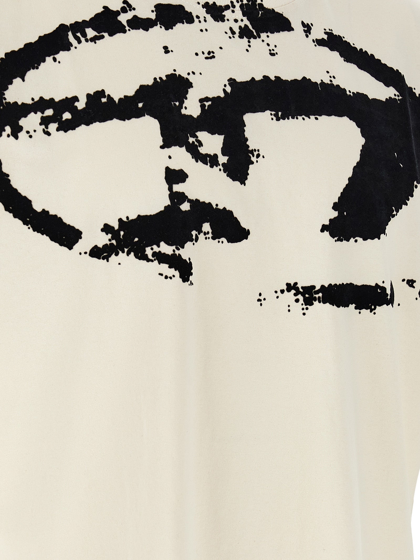 T-Shirt by Diesel for men in cotton bicolour, black, white & print showcases a unassuming silhouette, artfully detailed with a refined and unassuming for a sophisticated, contemporary look.
