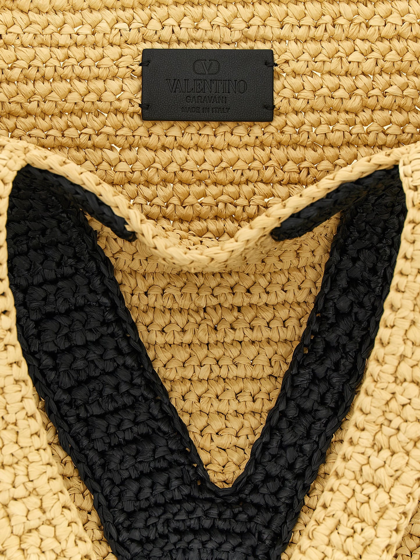 Large Shopper Tote Bag by Valentino Garavani for women in polyester polyurethane python leather black & signature features an jet-set Crochet Viva Superstar V Logo Polyester Polyurethane Python Leather Large Shopper Tote Bag design with a secure , ample , and versatile handle for an jet-set finish.