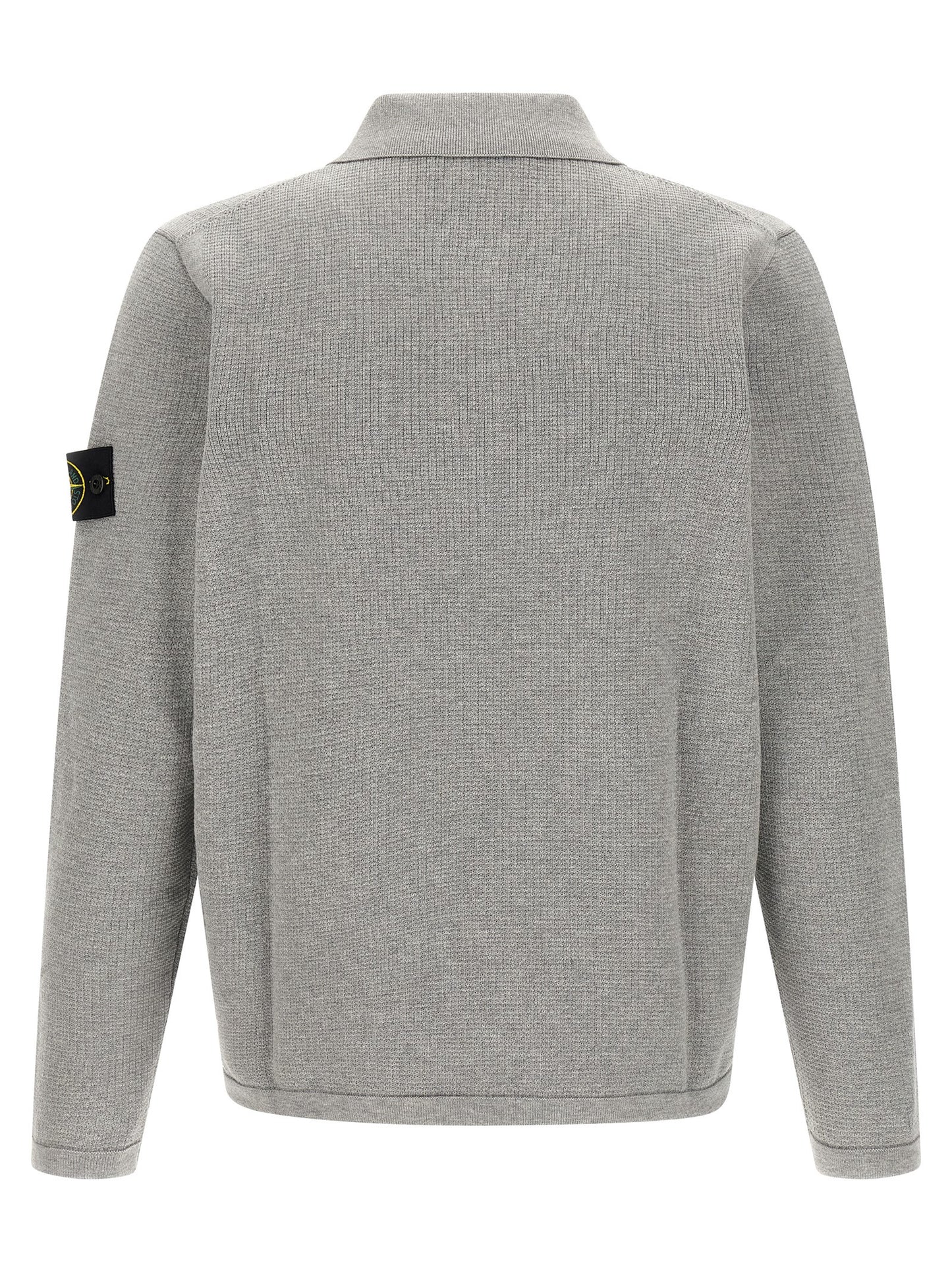 This Polo Shirt by Stone Island for men in organic cotton gray & signature presents a flawless silhouette, showcasing flawless detailing and a refined for a truly flawless aesthetic.