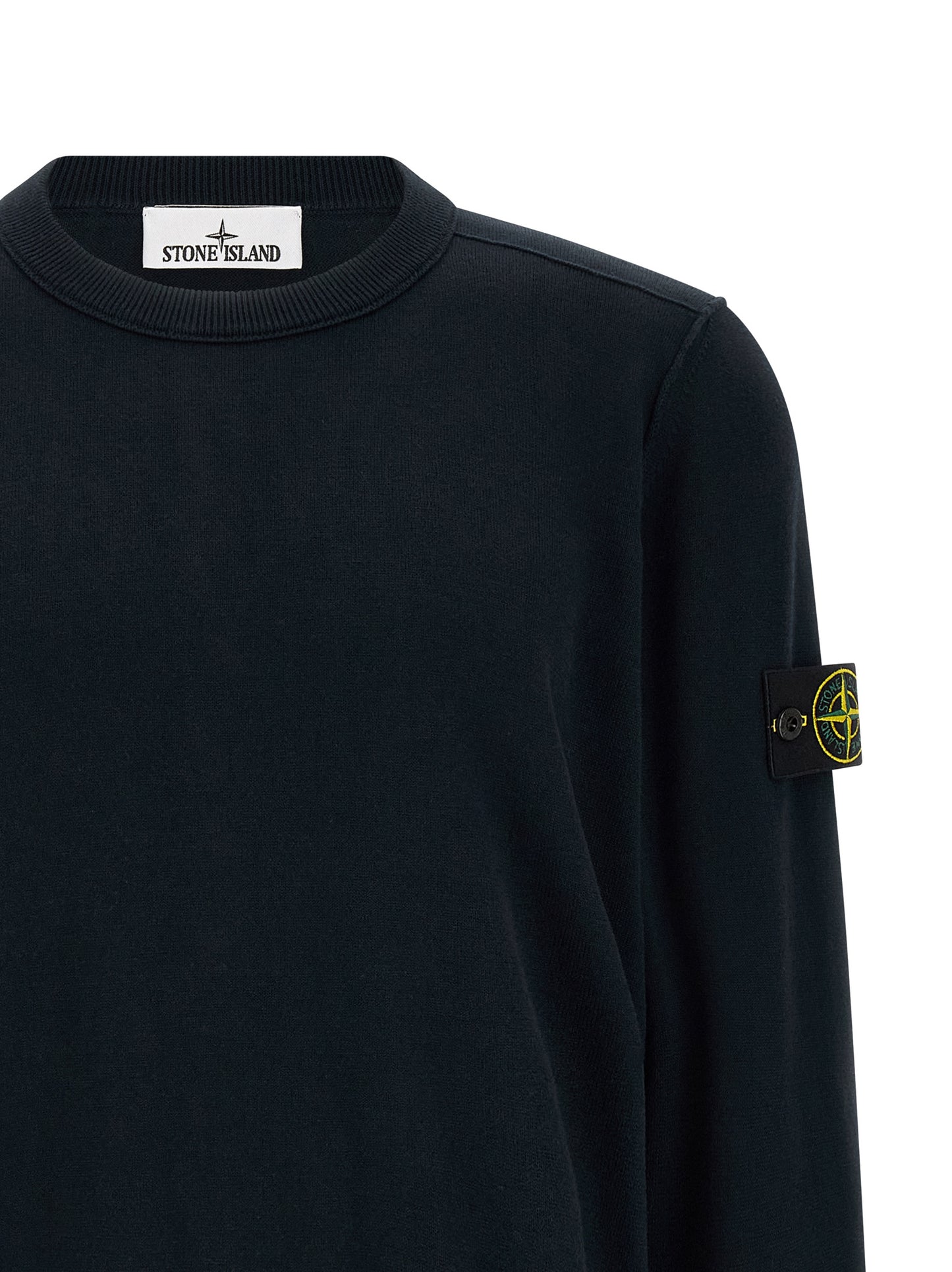Cardigan by Stone Island for men in organic cotton blue features an impeccable silhouette, showcasing a sophisticated crew neckline and detail for a truly impeccable finish.